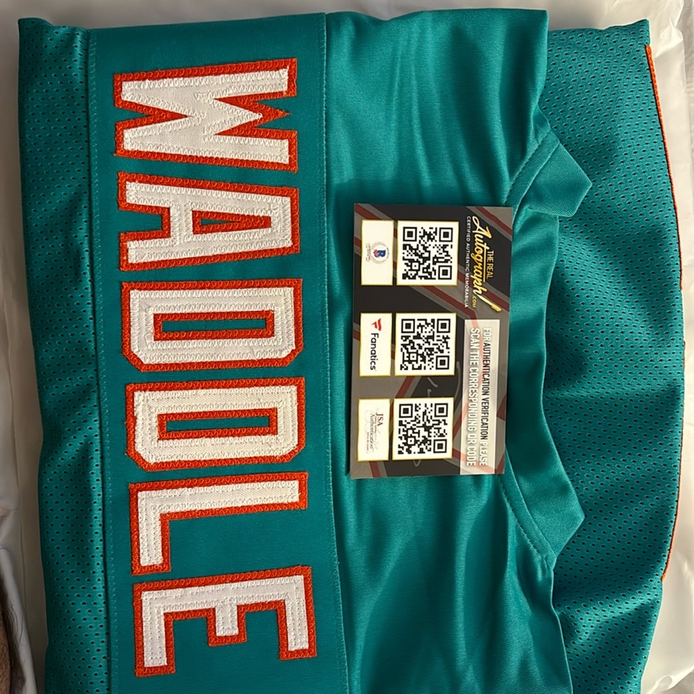 Jalen Waddle signed jersey